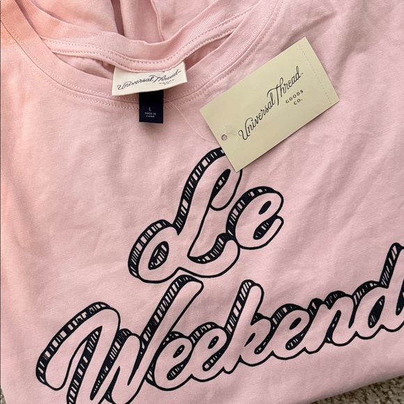 NEW Universal Thread Graphic Tee “Le Weekend” - Picture 6 of 6